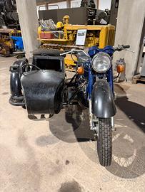 Sidecar MT 11 Dneper marciante