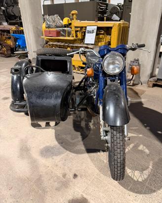 Sidecar MT 11 Dneper marciante