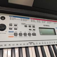  tastiera portatile Yamaha YPT-260