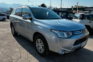 MITSUBISHI OUTLANDER 4x4 2.2 DI-D 150CV AUTOMATICO