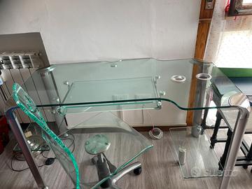 Scrivania in cristallo con sedia