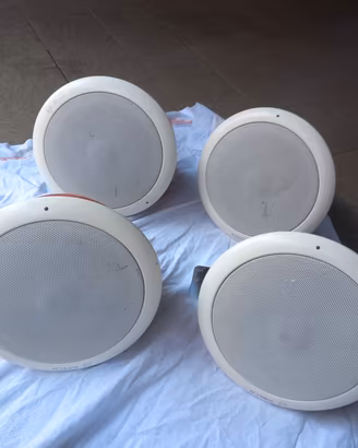Lotto casse altoparlanti Bosch LC1-UM06E8