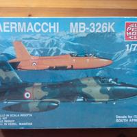 Model kit - scala 1:72 supermodel macchi mb-326K
