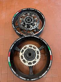 Cerchi e dischi freno gsx-r k5/6