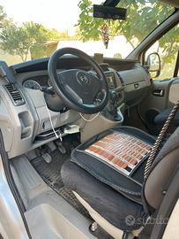 Opel vivaro pulmino