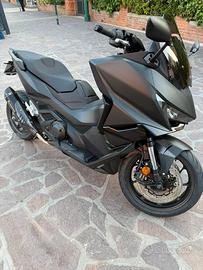 Honda Forza 750