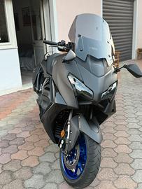 Yamaha t max