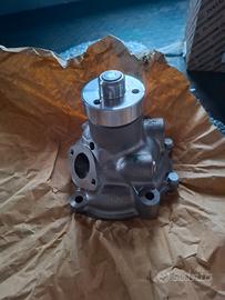 Pompa acqua trattore