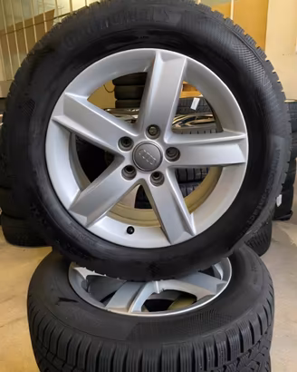4 cerchi audi 16 pollici con gomme invernali