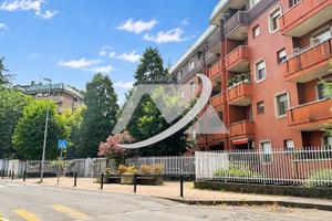 Appartamento di 95 m² con 3 locali e box auto a Rh