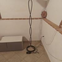 Lampada con piantana