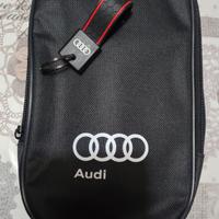 borsa e portachiavi audi