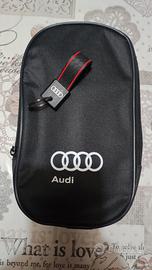borsa e portachiavi audi