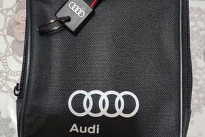 borsa e portachiavi audi