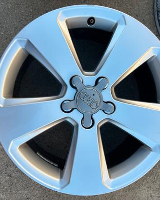 4 cerchi originali audi da 17
