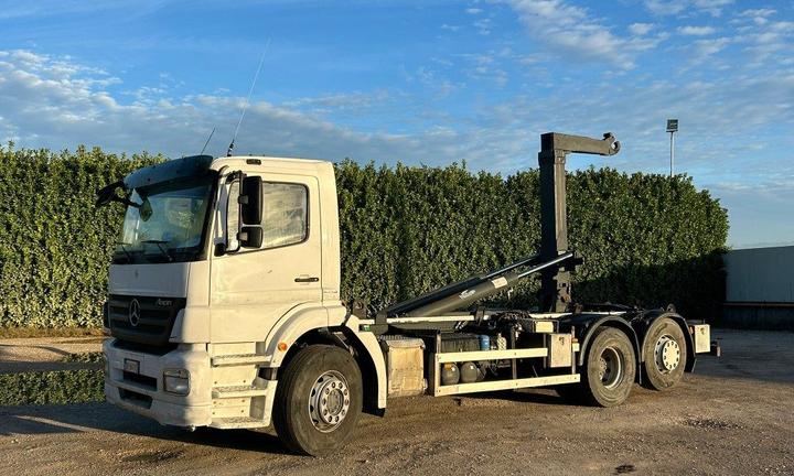 MERCEDES-BENZ MERCEDES 2533 SCARRABILE