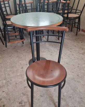 sedie e tavoli da bar