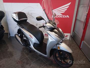 Honda SH 350 sport scooter