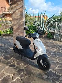 Piaggio Zip 50 4t