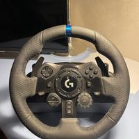 Volante e pedaliera Logitech G923