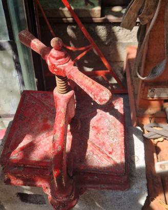  pressa a vite manuale in ghisa per  tipografia