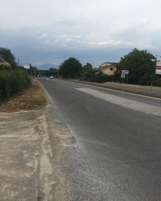 Capannone indipendente in zona ad alta densità di