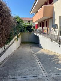 Garage di una palazzina per un posto auto