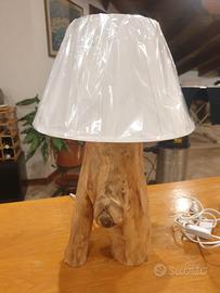 Lampada in legno artigianale