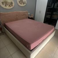 Letto matrimoniale a cassettone