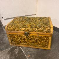 Baule di legno e vimini verde pistacchio