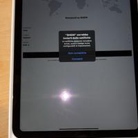 iPad 10ª generazione 64GB + accessori