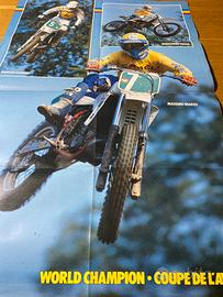 Poster di moto sprint sul motocross