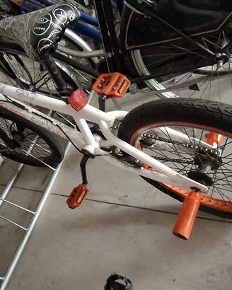 BMX SQUEEZE MBM FREESTYLE 20”