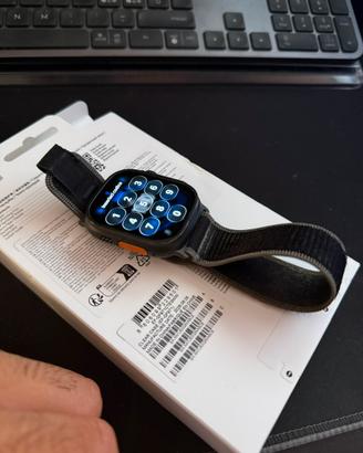 Apple watch ultra 2 e cinturino in maglia milanese