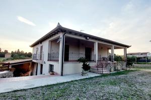 Villa con terreno