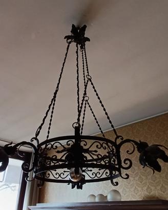 4 Lampadari antichi e una lampada