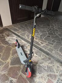 Monopattino Elettrico Jeep Sentinel