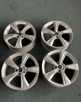 4 cerchi nuovi originali Audi da 19”