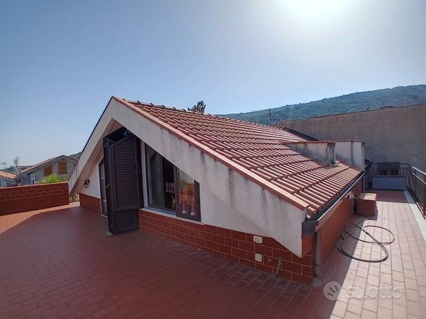 3 vani con terrazza panoramica a Zafferana centro