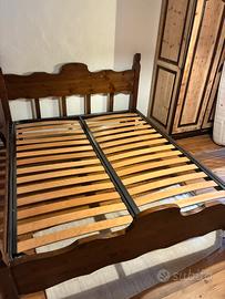 Letto matrimoniale in legno massello