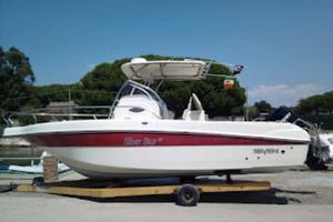 barca  Seven a motore 750 wa