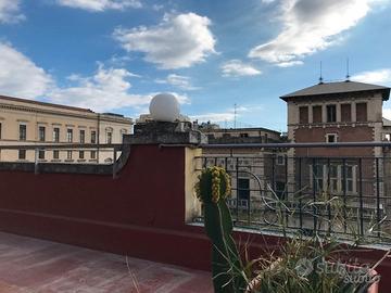 Catania Corso Italia attico con terrazzo arredato