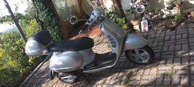 Vespa 200 GTS