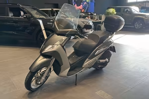 Peugeot Geopolis 400