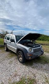 jeep cherokee 2.8 motore e cambio e ricambi vari