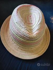 cappello in paglia 
