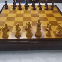 SCACCHIERA SCACCHI E PEDINE DAMA