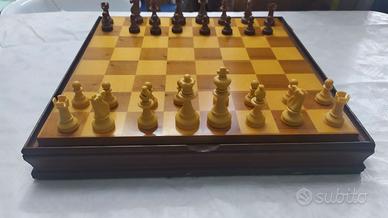 SCACCHIERA SCACCHI E PEDINE DAMA