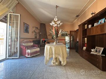 Appartamento 4 vani zona centro storico -1