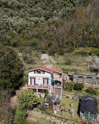 VILLA SINGOLA A MONTALTO LIGURE